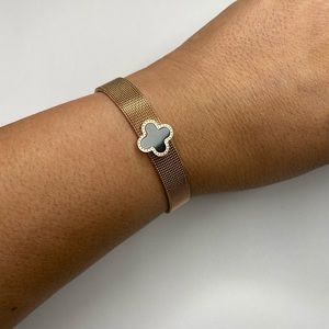 Rose gold Adjustable Bracelet with black clover.